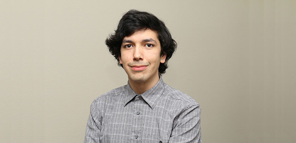 Computer Science student Steven Hernandez portrait